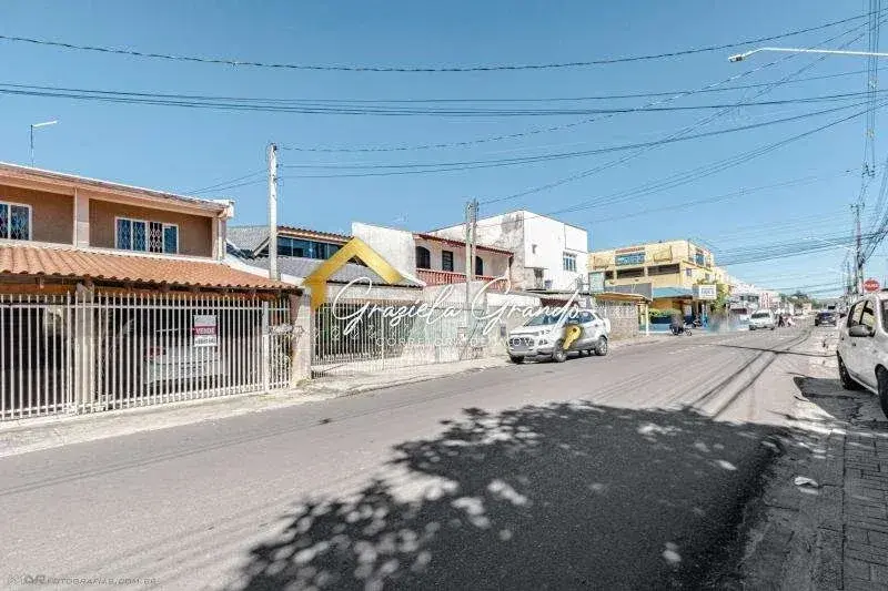 Maravilhoso Sobrado à venda com 4 quartos 1 suíte, 194m² no Uberaba, em Curitiba. - Graziela Grando Imóveis