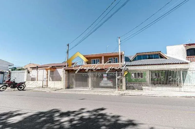 Maravilhoso Sobrado à venda com 4 quartos 1 suíte, 194m² no Uberaba, em Curitiba. - Graziela Grando Imóveis