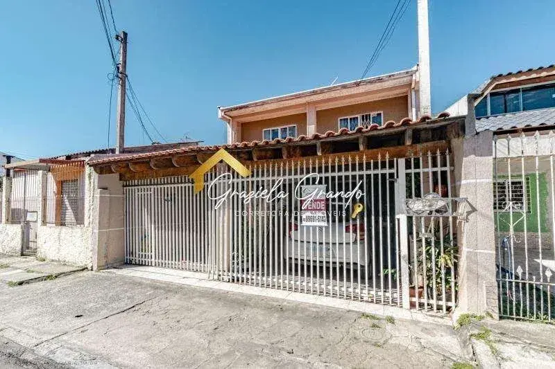 Maravilhoso Sobrado à venda com 4 quartos 1 suíte, 194m² no Uberaba, em Curitiba. - Graziela Grando Imóveis